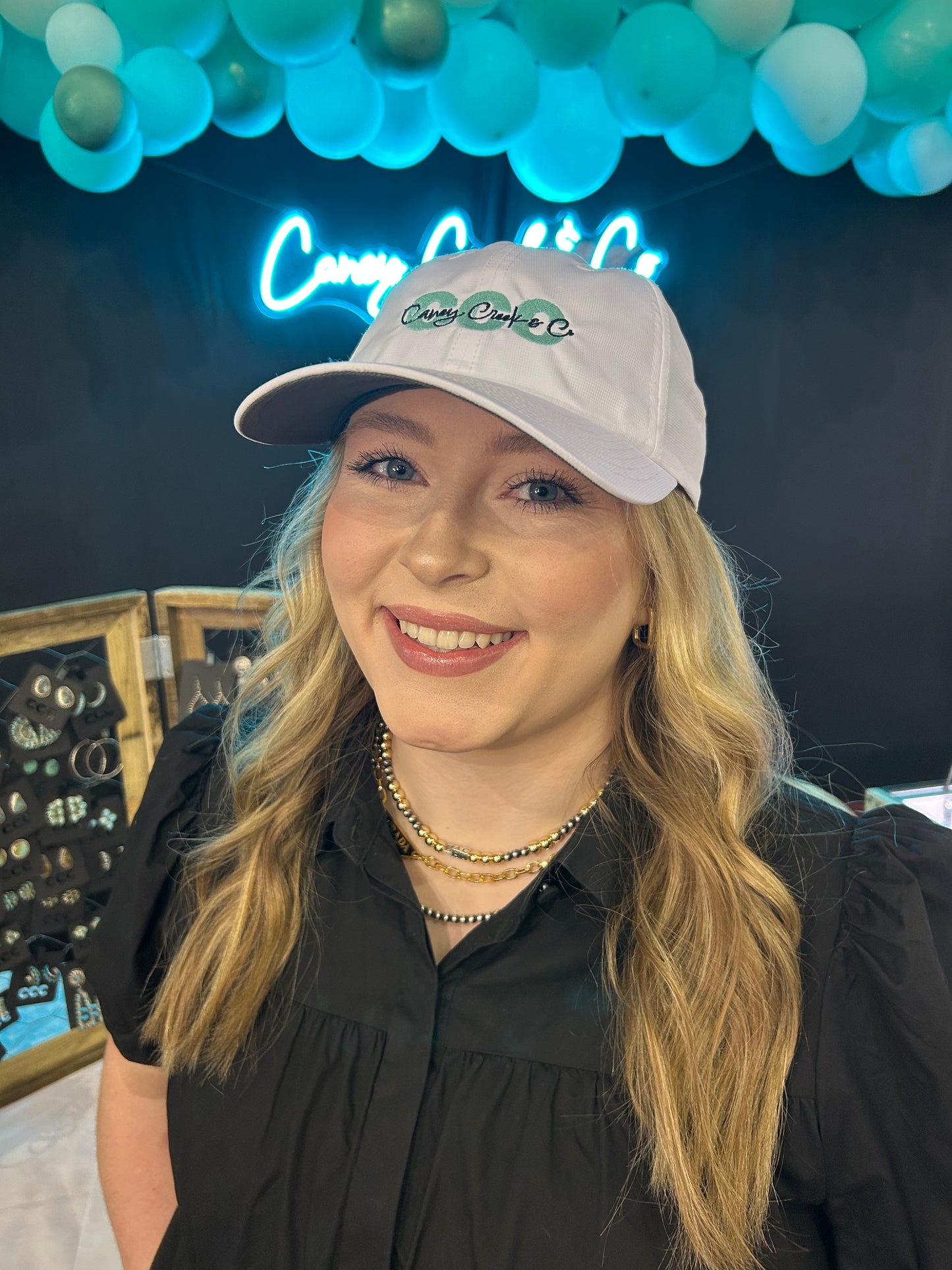 White Richardson 220 Cap