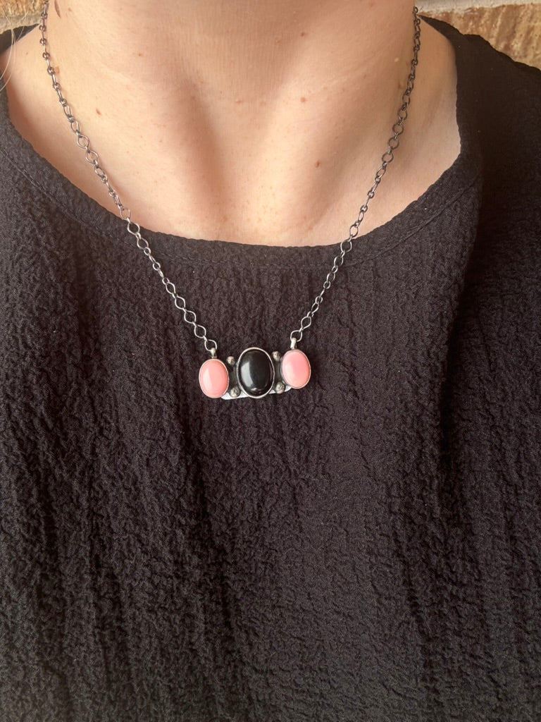 Pink Conch and Black Onyx 3-Stone Necklace - 20"