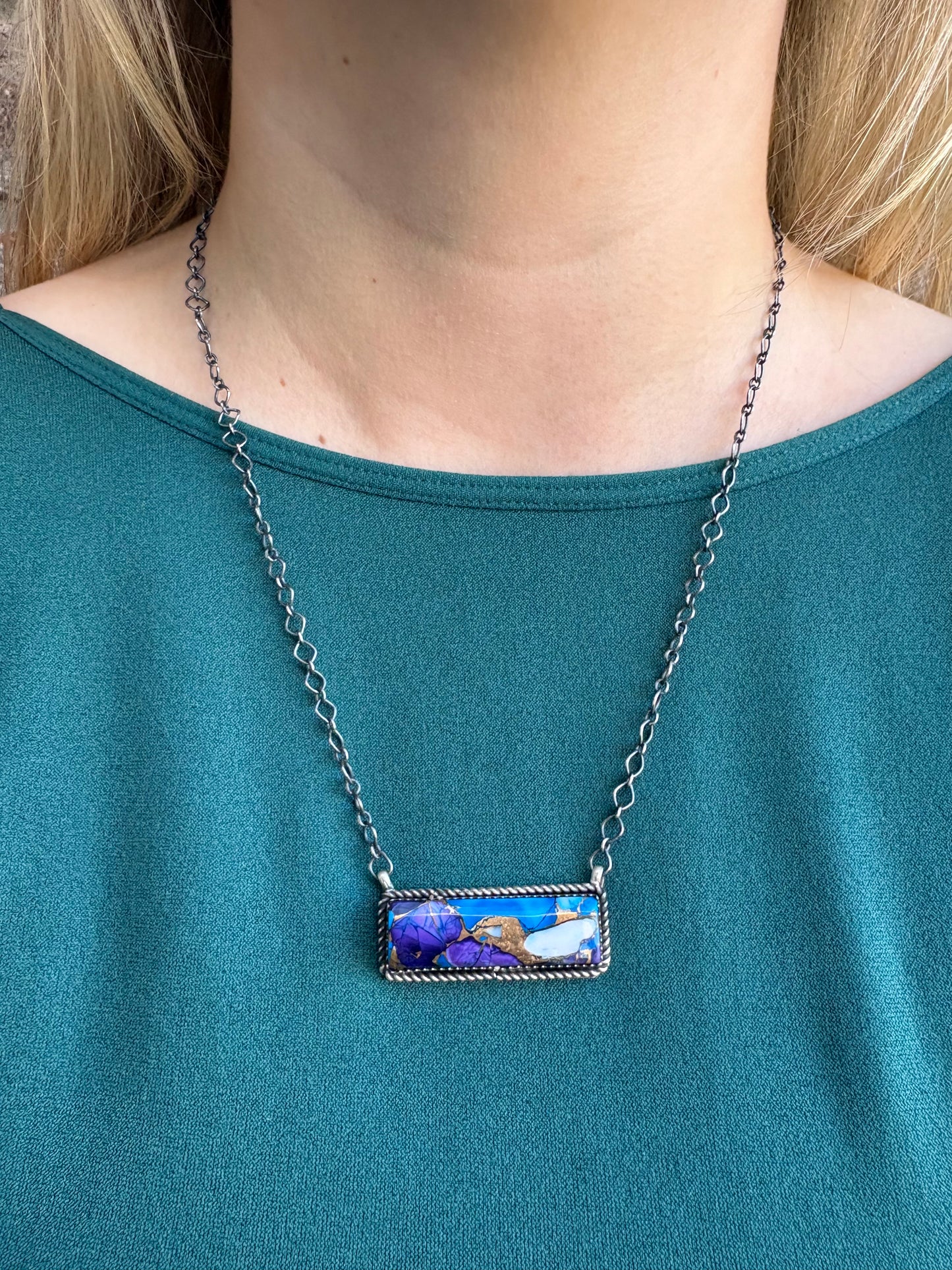 Blue Dahlia Bar Necklace - 18"