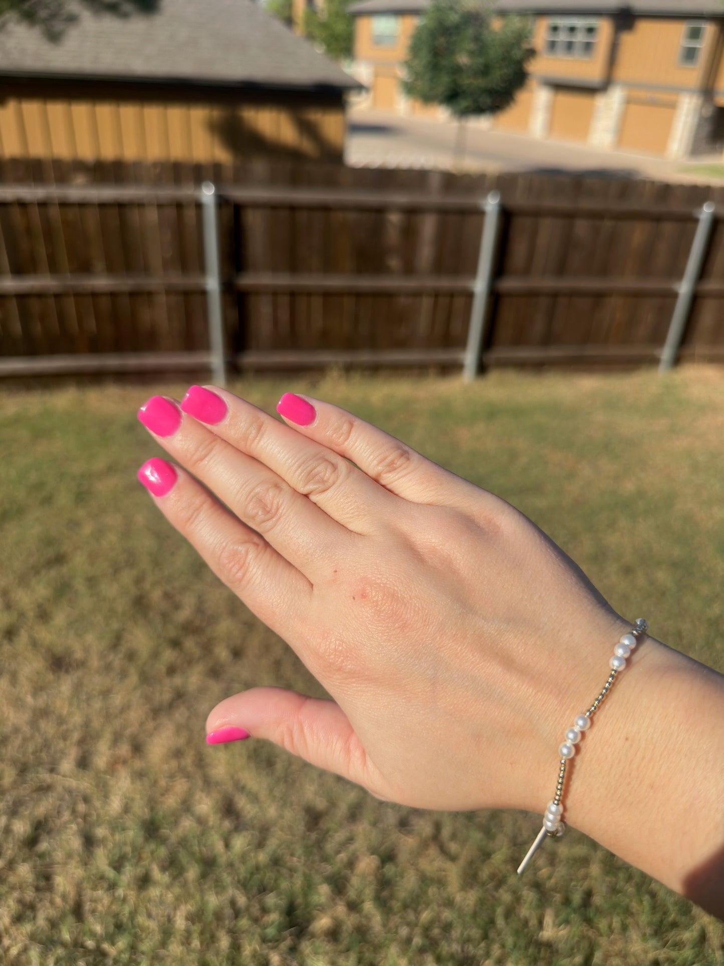 BB ILY Pearl Bracelet in Gold - Extended