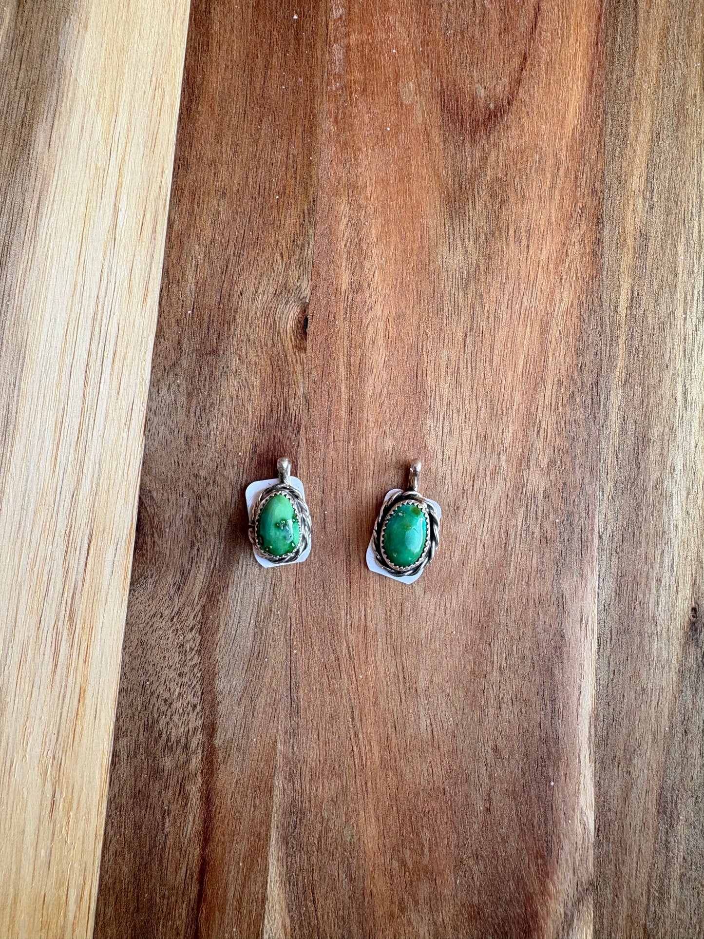 Sierra Bella Small Round Pendant with Loose Rope Border - MULTIPLE