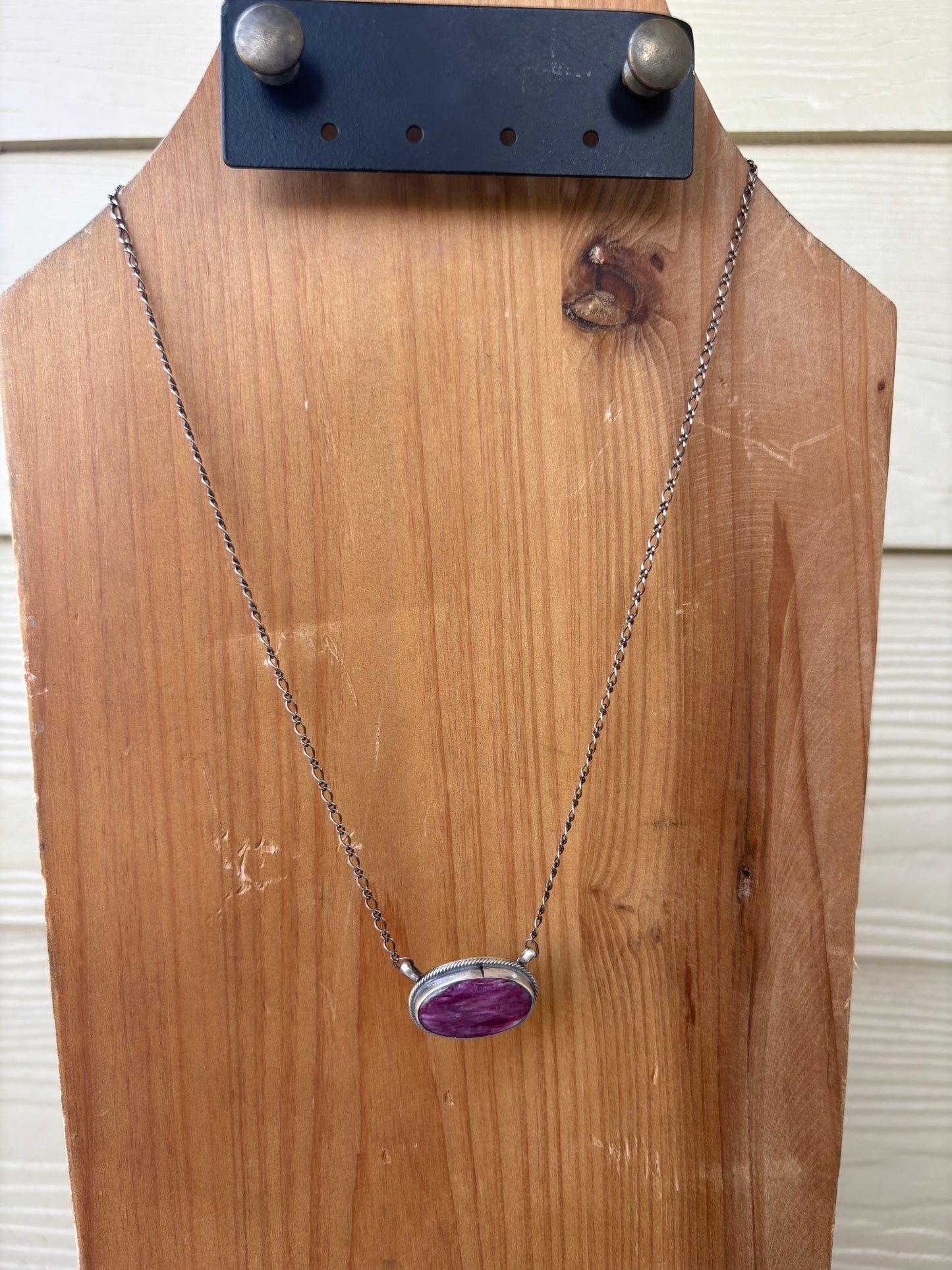 Purple Spiny Oval Rope Border Necklace - 18"