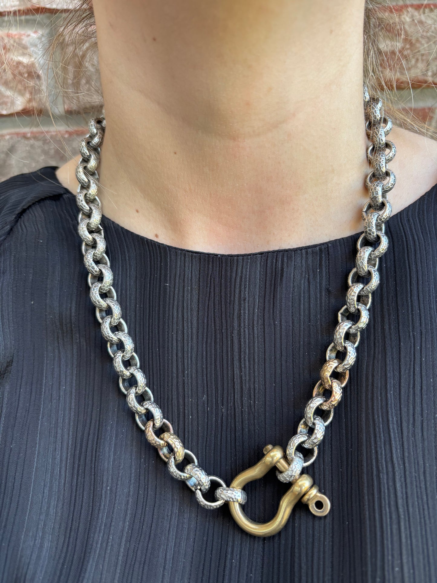 Shackle Textured Mixed Metal Necklace - 21.5"