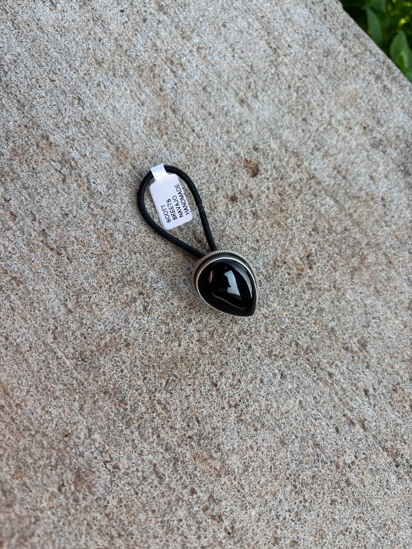 Black Onyx Teardrop Hair Tie