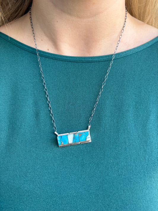 Ice Blue Dahlia Bar Necklace - 18"