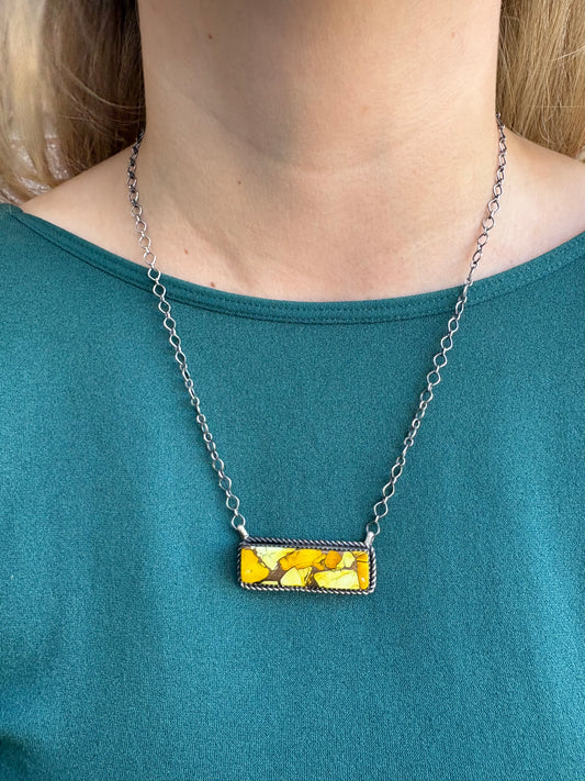 Honey Dahlia Bar Necklace - 18"