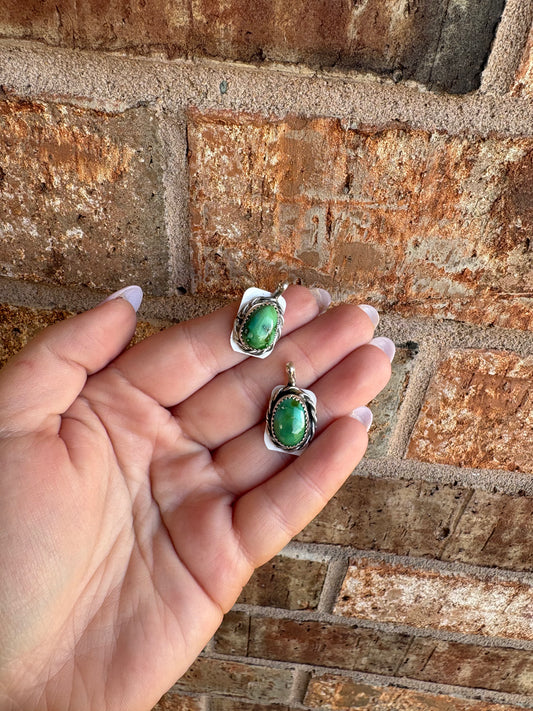 Sierra Bella Small Round Pendant with Loose Rope Border - MULTIPLE