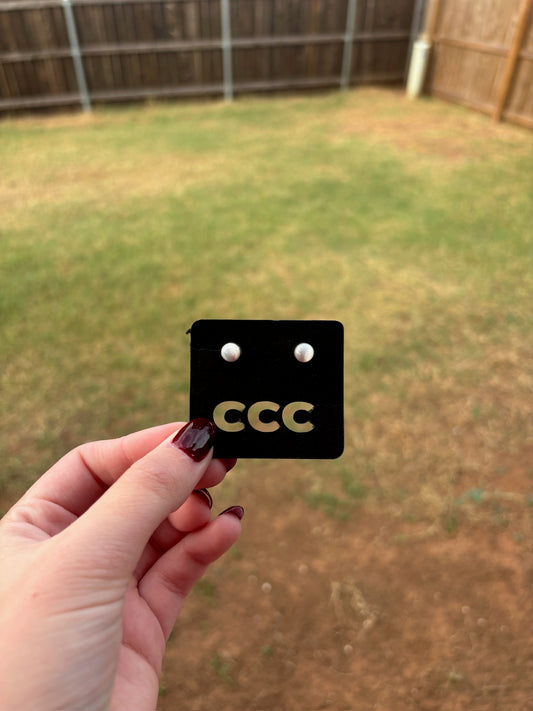 Mother of Pearl Small Simple Circle Stud Earrings