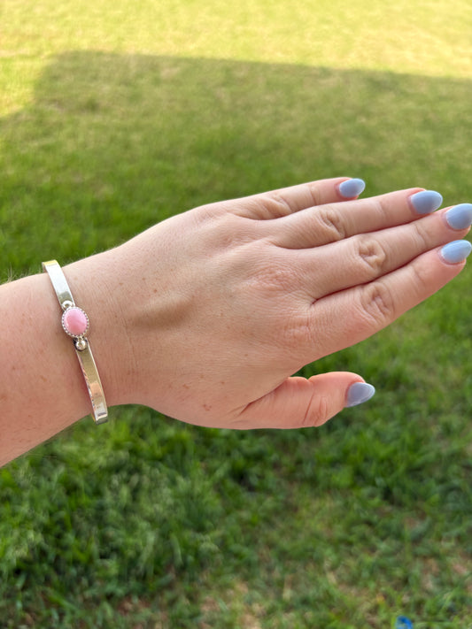 Pink Conch Dainty Oval Stone Cuff
