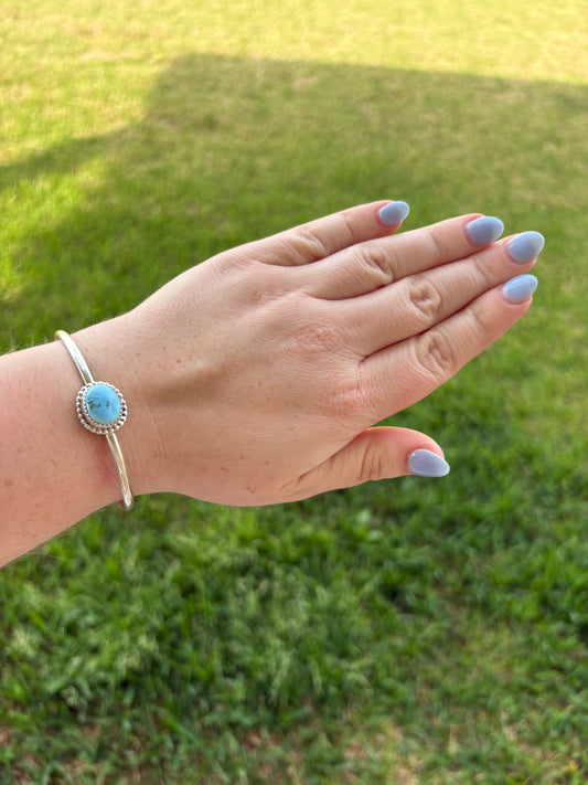 Golden Hills Single Stone Medium Oval Cuff