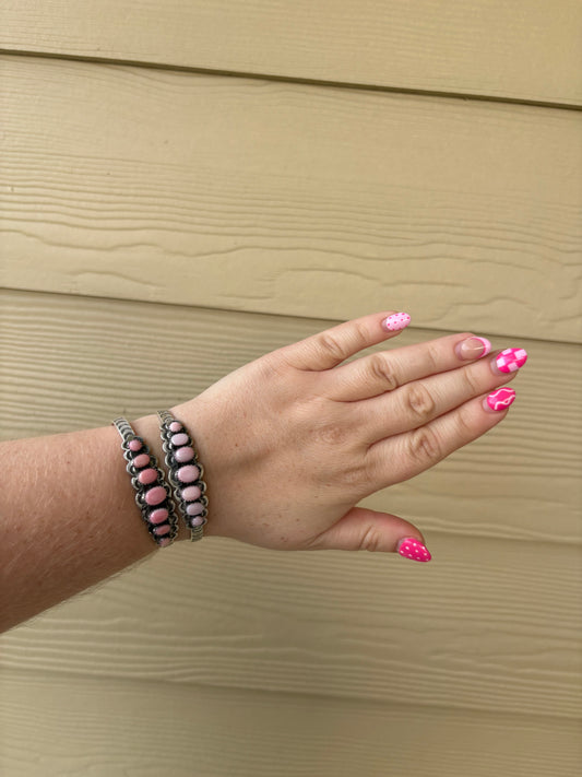 Pink Conch 7-Stone Scallop Cuff
