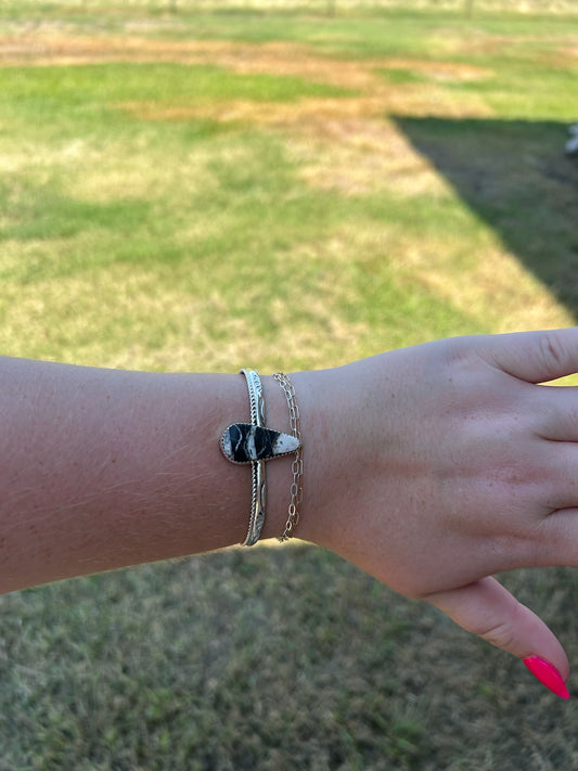 White Buffalo Large Teardrop Partial Rope Band Cuff