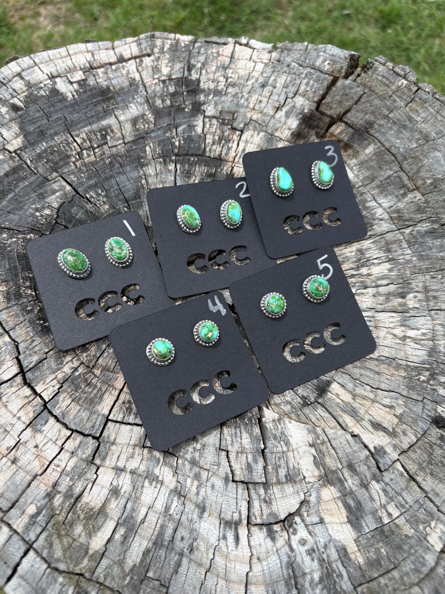 Sonoran Small Studs with Bead Border