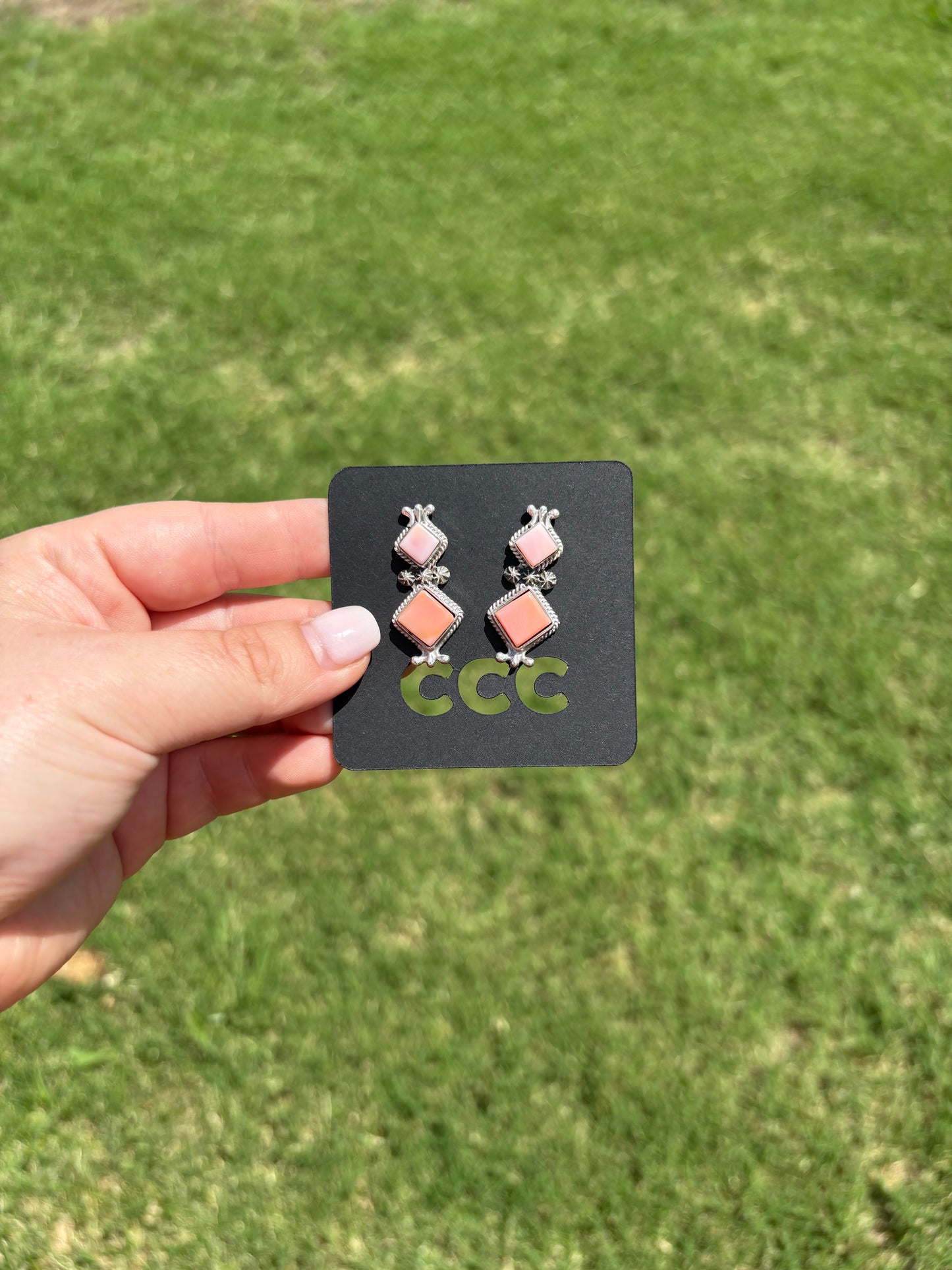 Pink Conch Double Bowtie Earrings