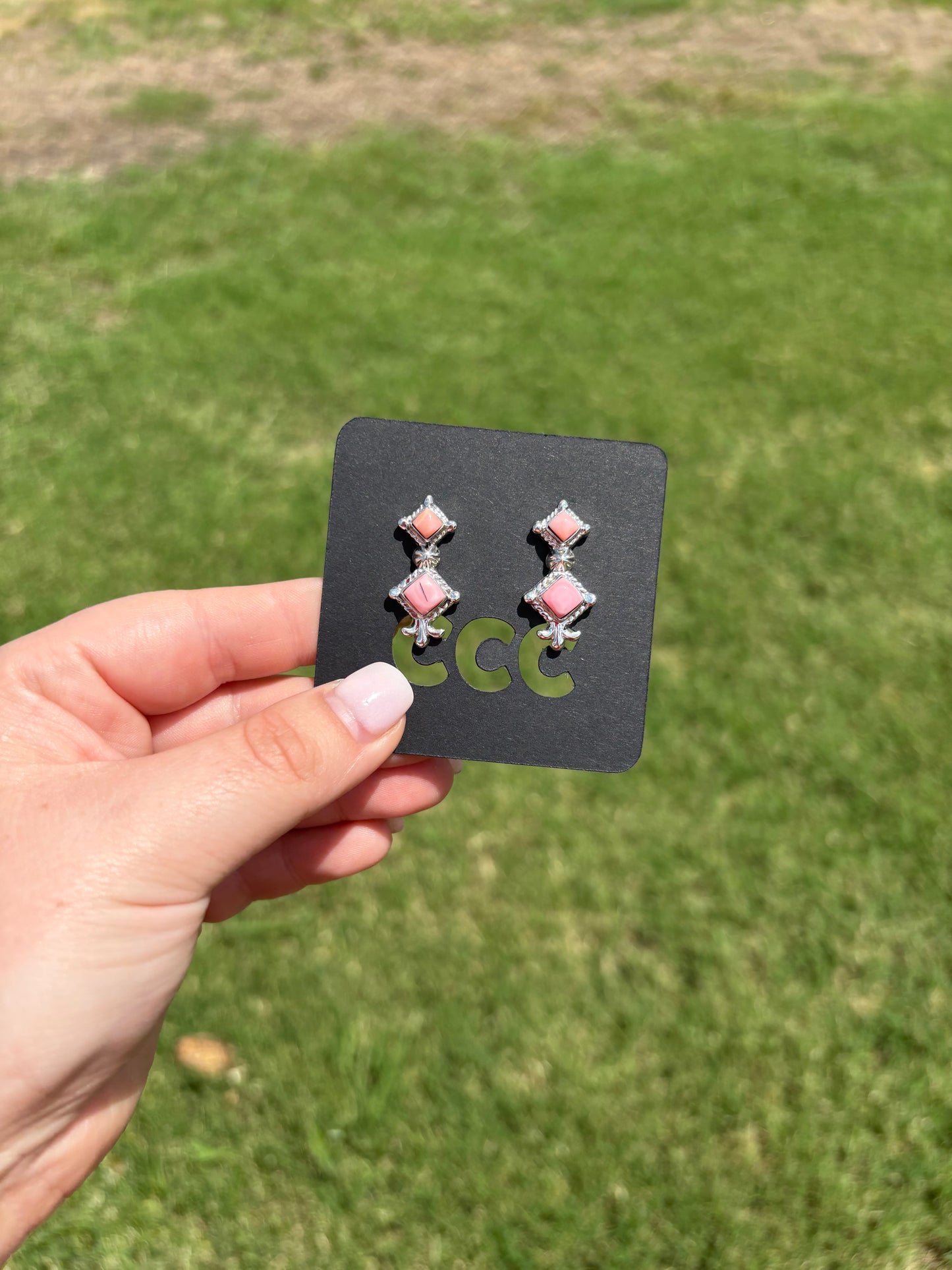 Pink Conch Double Bowtie Earrings